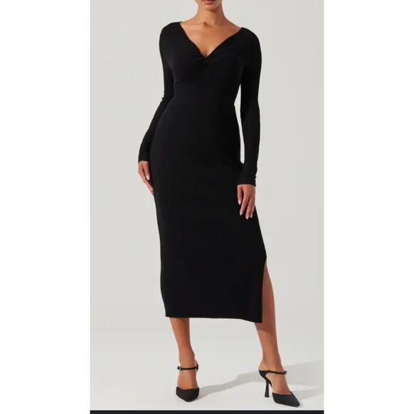 Astr Women's Twist Front Long Sleeve Sweater Dress in Black. Size S - Picture 1 of 5